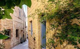 Historic Hideaways - 900 Year Old Converted Studios
