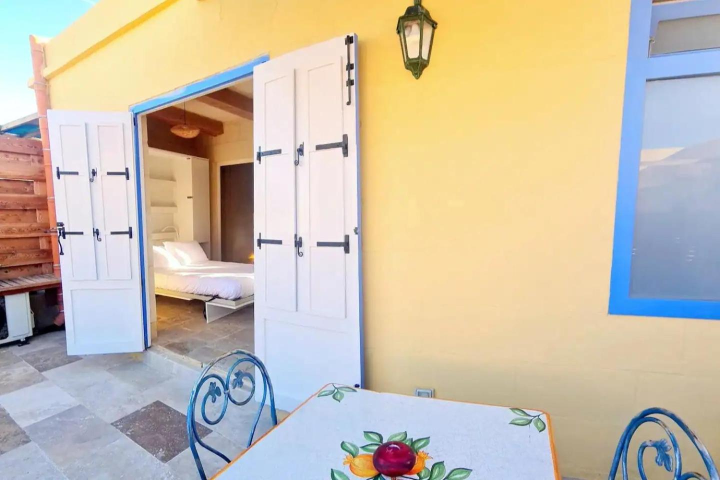 Historic Hideaways - 900 Year Old Converted Studios Victoria Exterior photo