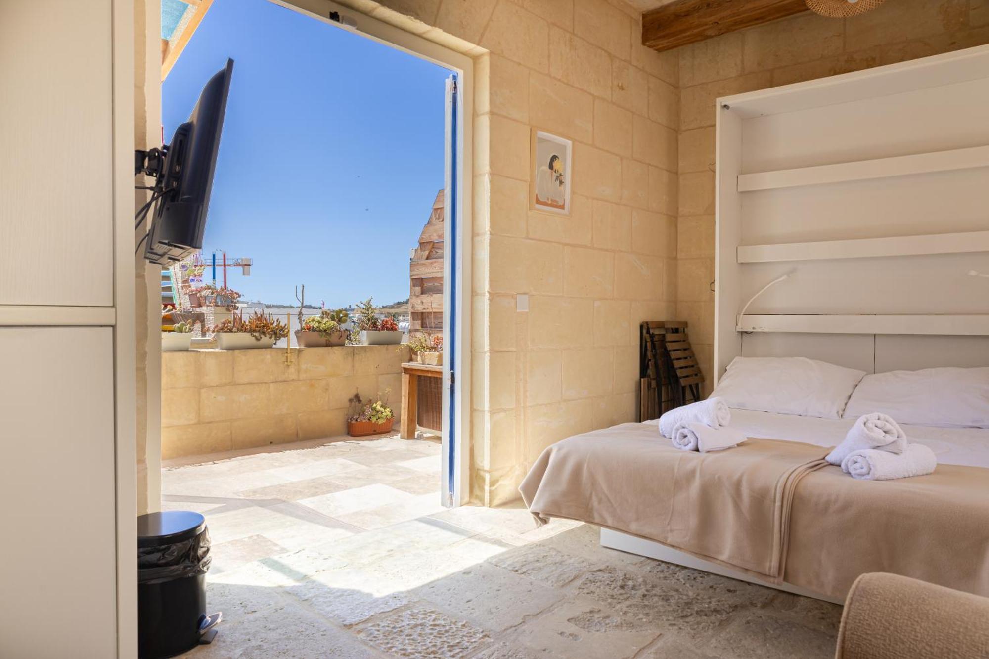 Historic Hideaways - 900 Year Old Converted Studios Victoria Exterior photo